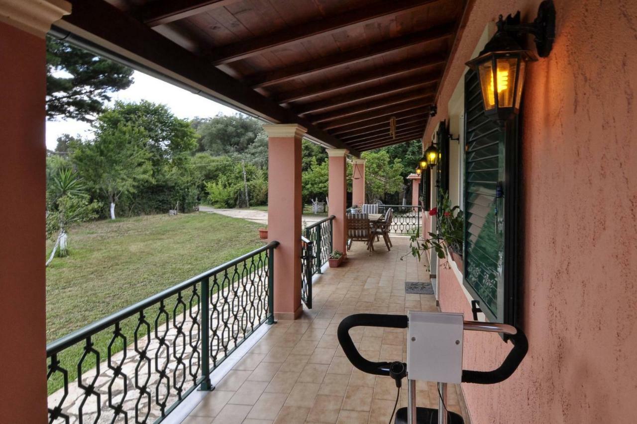 Christiana'S Home Next To Dassia Beach Exterior foto